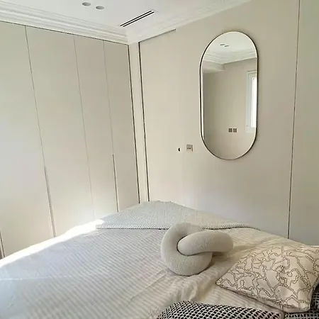 4p 1br - Fully Renovated With Ac - Champs-elysees *