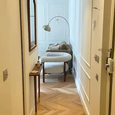 4p 1br - Fully Renovated With Ac - Champs-elysees *